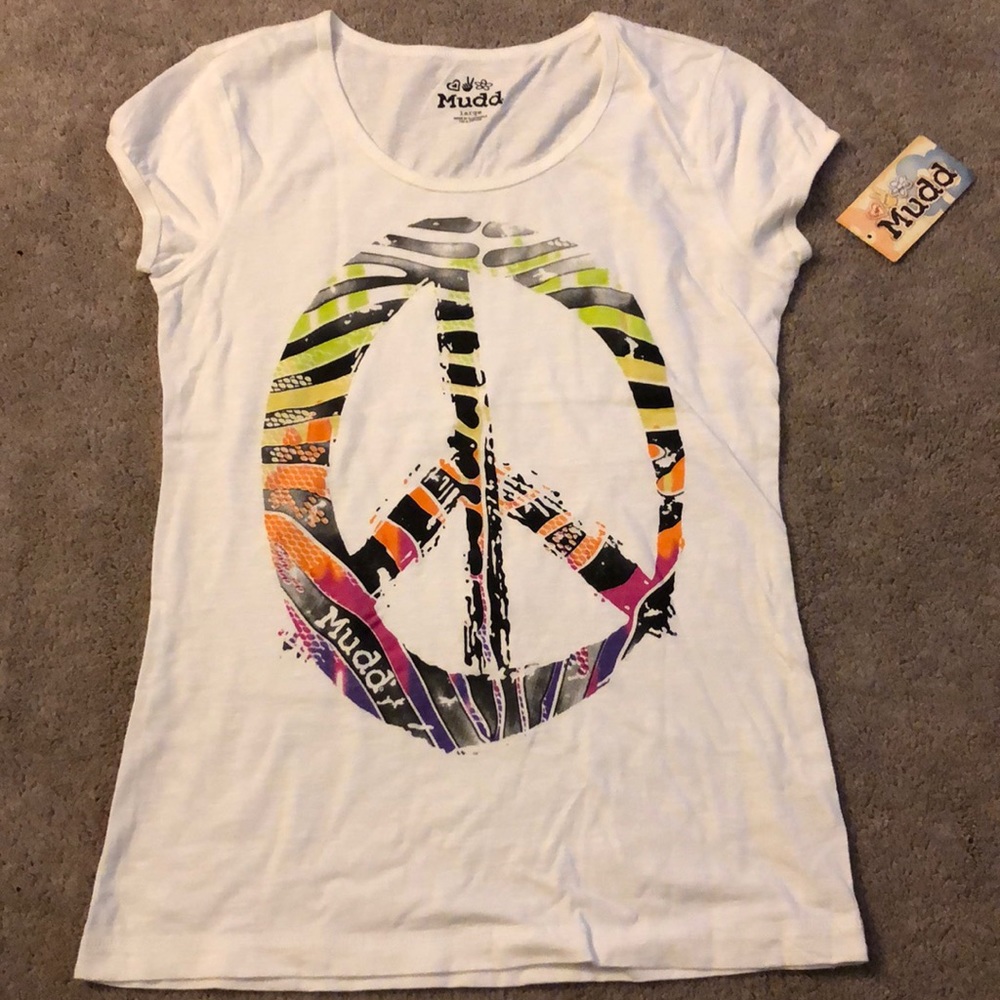 MUDD graphic tee.